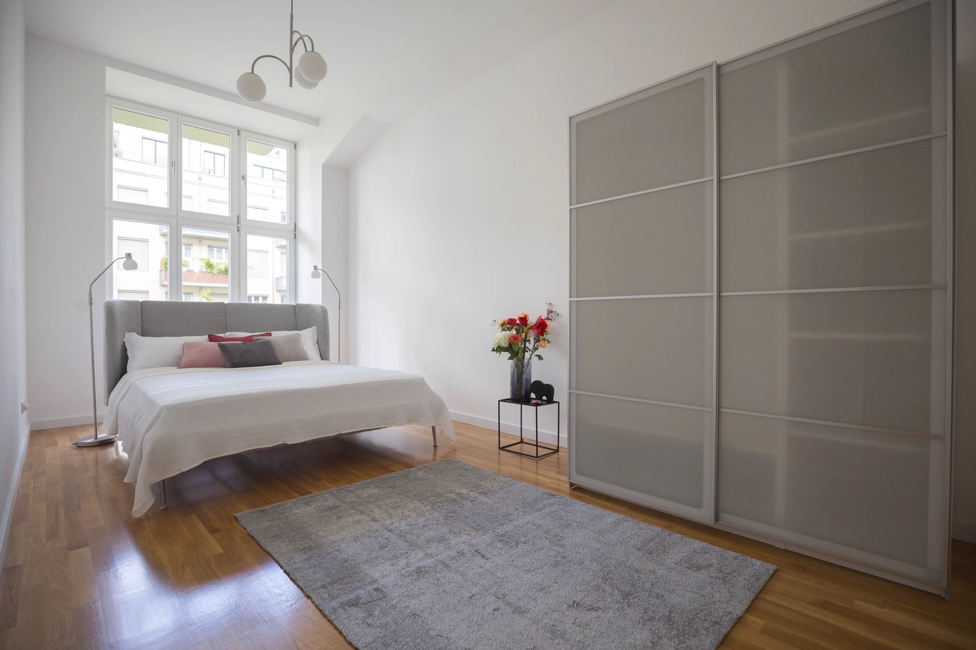 Modernes Interior einer Green Lofts Wohnung